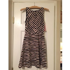 Nude/Black Sleeveless Dress